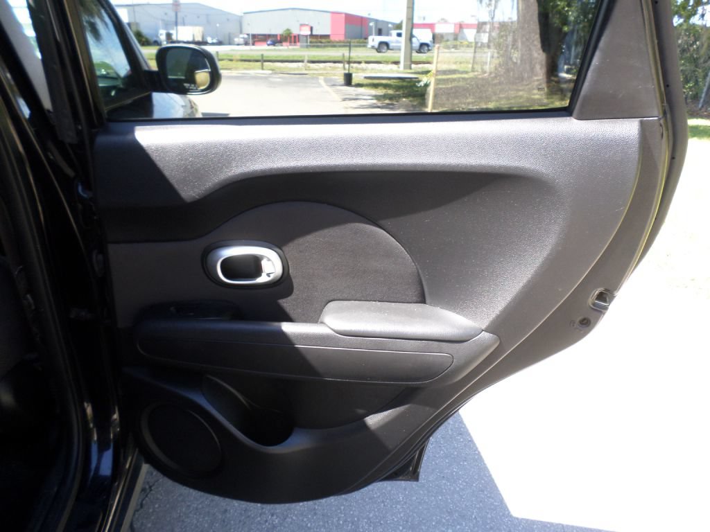 Used 2014 Kia Soul FWD image 16