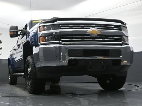 Used 2016 Chevrolet Silverado 2500 LT AWD/4WD image 3