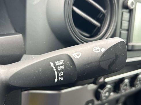 Used 2019 Toyota Tacoma SR5 RWD image 25