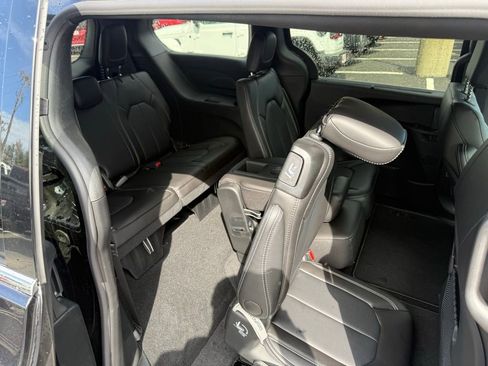 New 2026 Chrysler Pacifica Select image 58