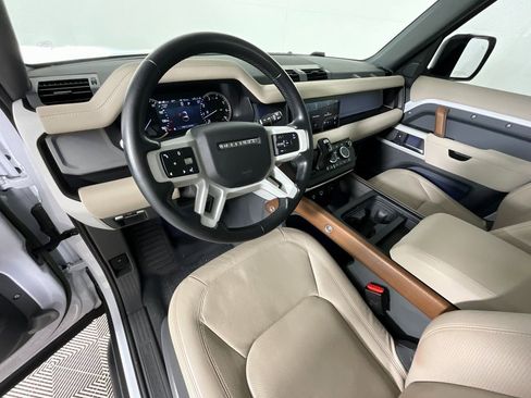 Certified 2023 Land Rover Defender 90 SE image 15