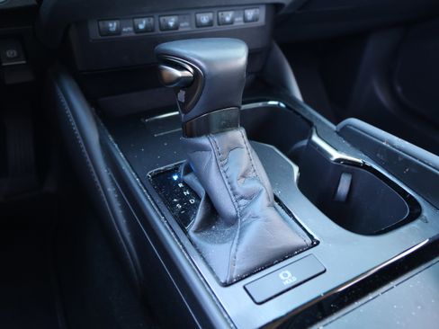 Used 2024 Lexus ES 350 Ultra Luxury w/ Accessory Package (Z2) FWD image 30