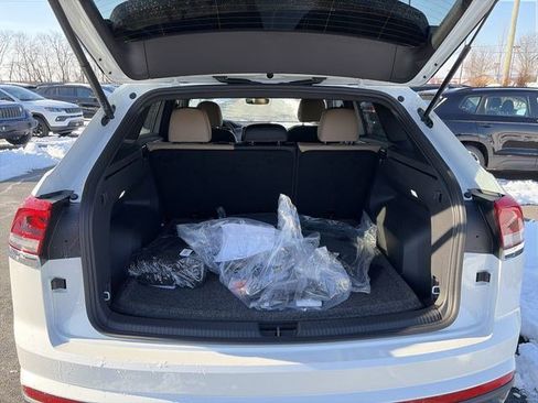 New 2026 Volkswagen Atlas Cross Sport SE image 14