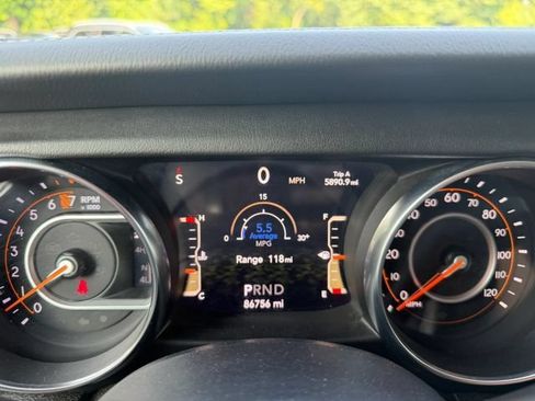 Used 2020 Jeep Gladiator Overland AWD/4WD image 17