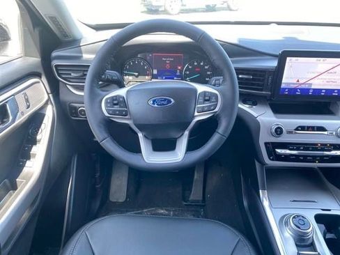New 2024 Ford Explorer XLT w/ Equipment Group 202A image 16