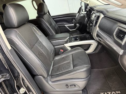 Used 2018 Nissan Titan PRO-4X w/ Pro-4x Convenience Package AWD/4WD image 35