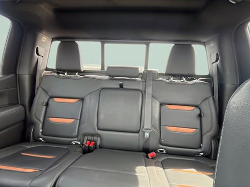 Used 2022 GMC Sierra 1500 AT4 w/ AT4 Premium Package AWD/4WD image 20