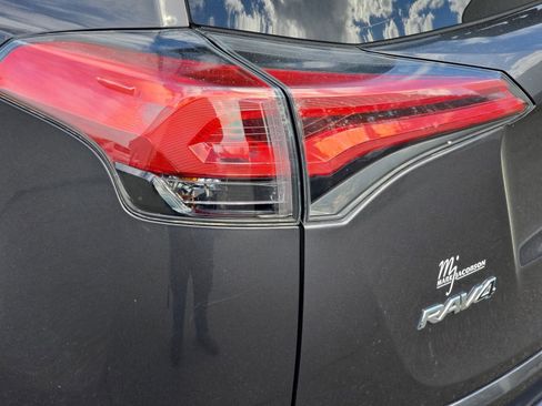 Used 2017 Toyota RAV4 XLE image 39