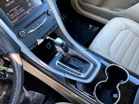 Used 2014 Ford Fusion SE w/ Equipment Group 202A image 17