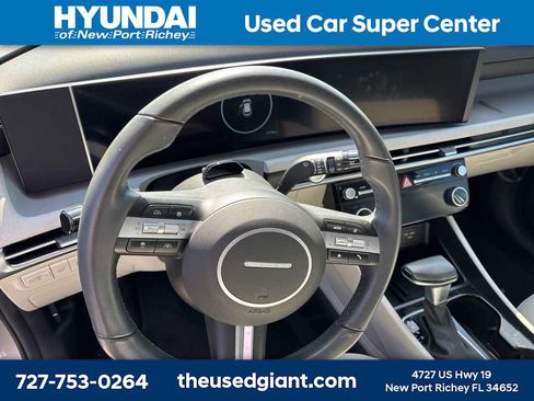Used 2025 Hyundai Tucson SEL image 11