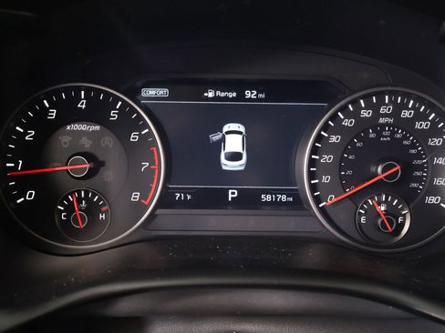 Used 2020 Kia Stinger GT1 RWD image 4
