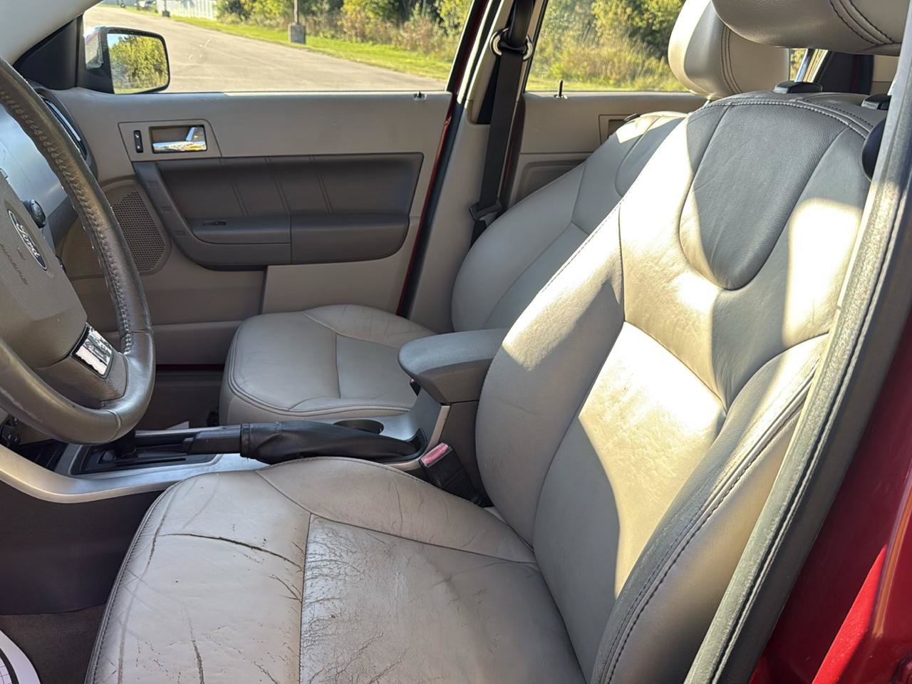 Used 2009 Ford Focus SEL FWD image 15