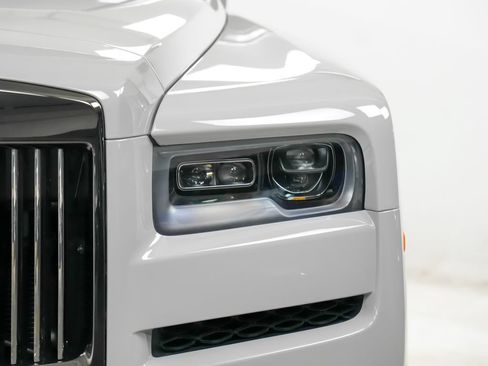 Used 2024 Rolls-Royce Cullinan Black Badge AWD/4WD image 7