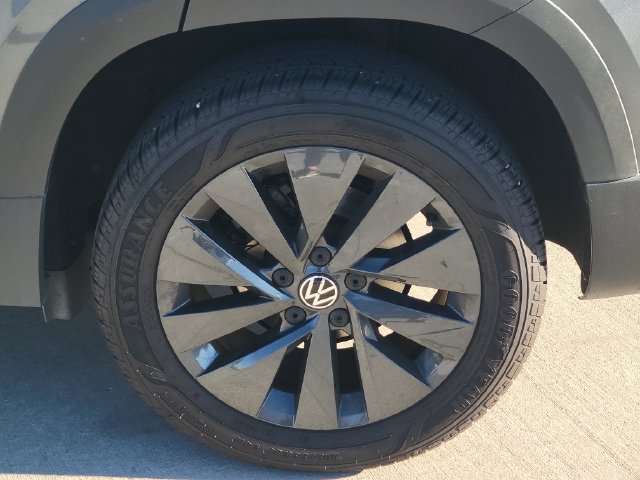Used 2024 Volkswagen Taos S w/ MDO Package FWD image 13