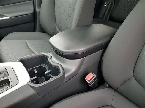 Used 2025 Toyota RAV4 XLE image 19