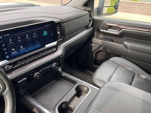 Used 2024 Chevrolet Silverado 2500 LTZ w/ LTZ Plus Package AWD/4WD image 18