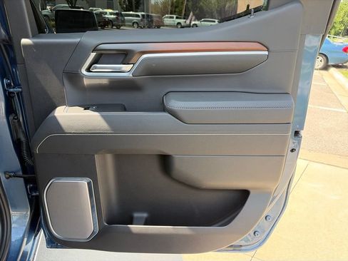 Used 2025 GMC Sierra 1500 Denali w/ Denali Reserve Package AWD/4WD image 37
