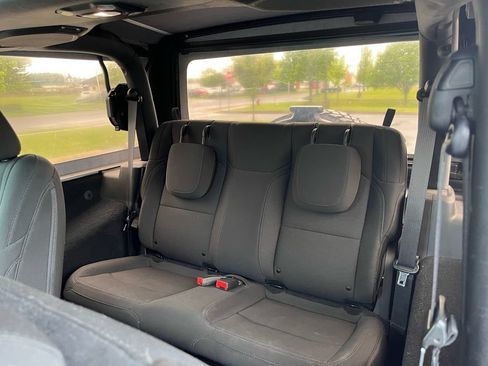 Used 2018 Jeep Wrangler Sport AWD/4WD image 11