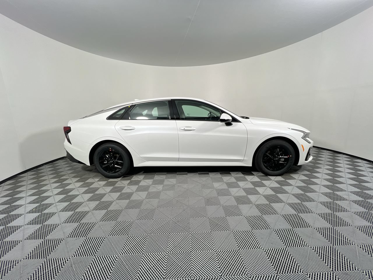 New 2026 Kia K5 LXS FWD image 2