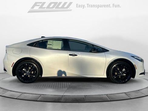 Used 2026 Toyota Prius Plug-In Hybrid FWD image 10