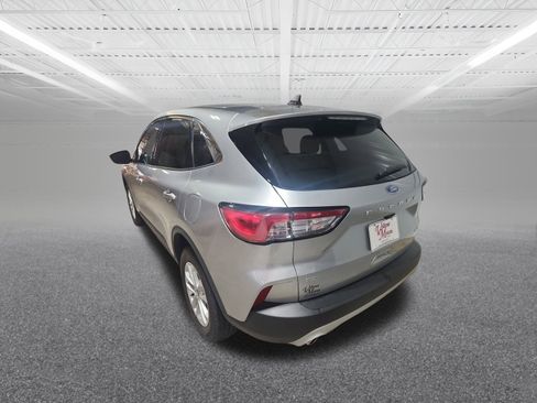 Used 2022 Ford Escape SE image 8