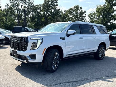 New 2026 GMC Yukon XL Denali Ultimate AWD/4WD image 4