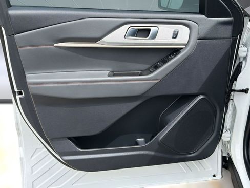 Certified 2025 Ford Explorer Active w/ Active Comfort Package RWD image 13