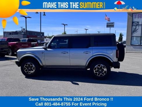 Used 2024 Ford Bronco Outer Banks AWD/4WD image 2