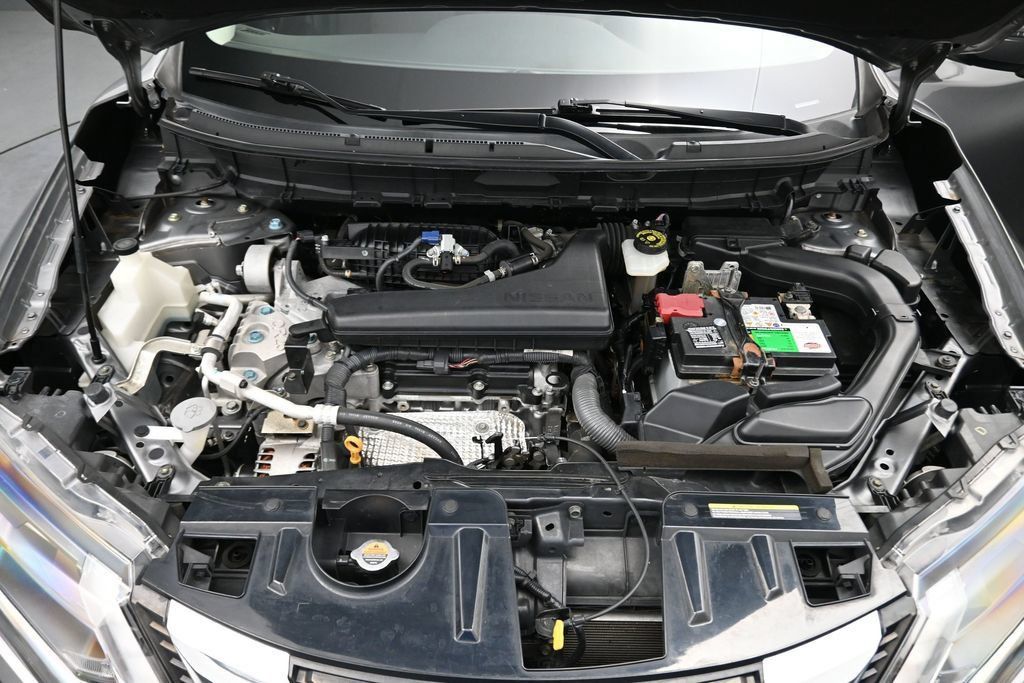 Used 2019 Nissan Rogue SV w/ Premium Package FWD image 18