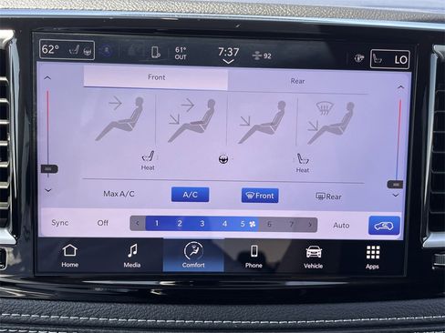 Used 2024 Chrysler Pacifica Touring-L image 24