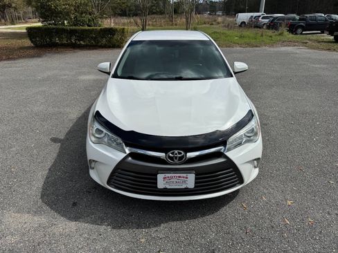 Used 2016 Toyota Camry LE image 2