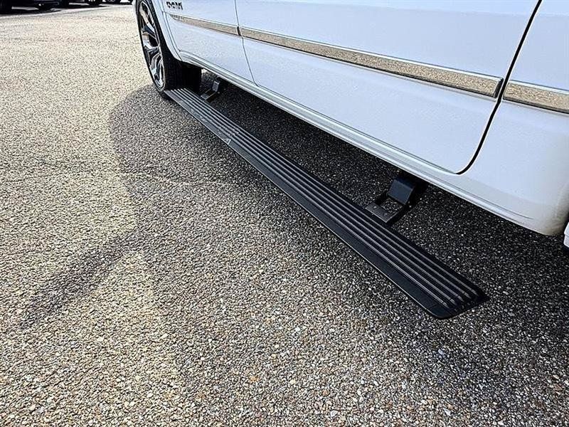Used 2022 RAM 1500 Limited AWD/4WD image 12