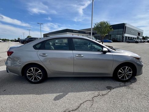 Used 2023 Kia Forte LXS FWD image 6