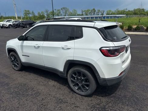 Used 2026 Jeep Compass Latitude AWD/4WD image 4