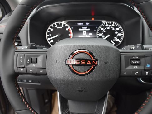 Used 2025 Nissan Rogue SV AWD/4WD image 15