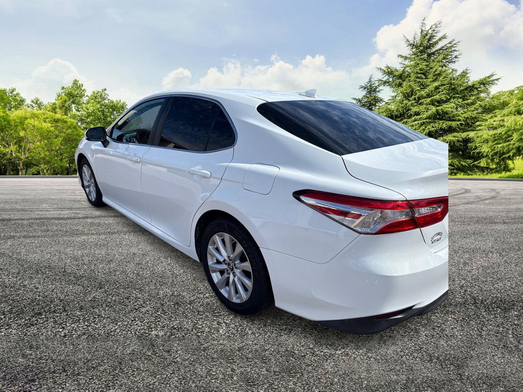 Used 2019 Toyota Camry LE FWD image 5