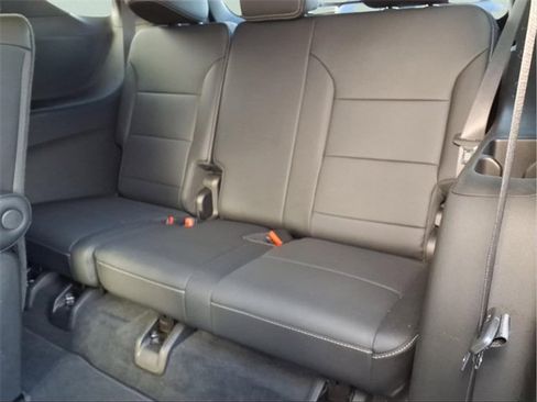 Used 2025 Chevrolet Traverse LT w/ Driver Confidence Package image 22