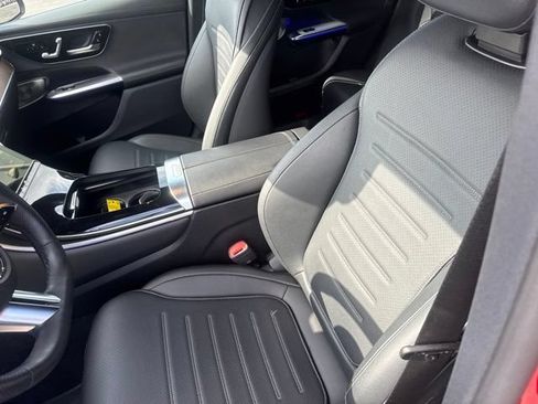 Used 2025 Mercedes-Benz GLC 300 image 24