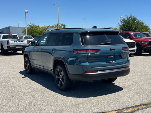 New 2026 Jeep Grand Cherokee L Limited w/ Limited Altitude Package RWD image 4