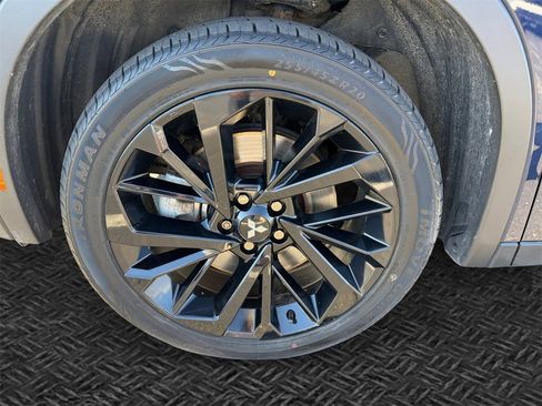 Used 2022 Mitsubishi Outlander SEL Black Edition image 11