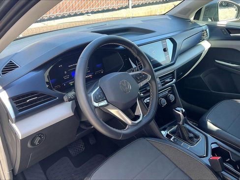 Certified 2023 Volkswagen Taos SE w/ Black Wheel Package FWD image 14