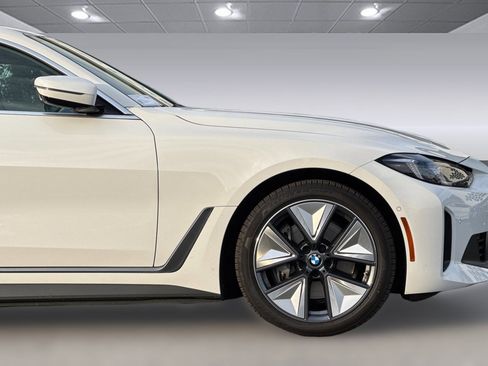 Used 2025 BMW i4 eDrive40 w/ Premium Package image 34