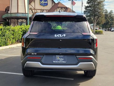 New 2026 Kia EV9 Light image 5