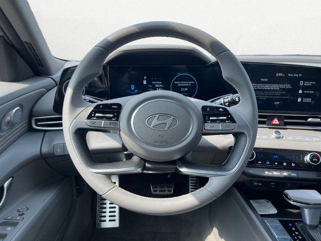 New 2026 Hyundai Elantra SEL FWD image 12