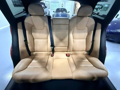 Used 2018 Volvo XC60 T6 Inscription w/ Convenience Package AWD/4WD image 17
