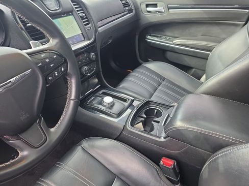 Used 2018 Chrysler 300 S w/ 300S Premium Group image 23