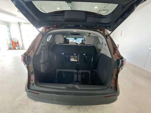 Certified 2023 Toyota Sienna LE image 24