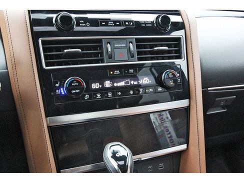 Used 2024 INFINITI QX80 Sensory AWD/4WD image 28