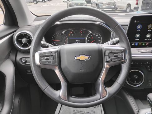 Used 2024 Chevrolet Blazer LT w/ Convenience Package FWD image 17
