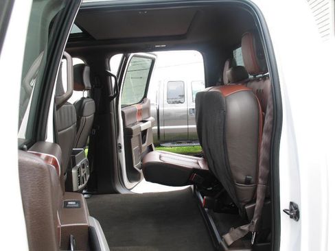Used 2019 Ford F150 King Ranch w/ Equipment Group 601A Luxury AWD/4WD image 30